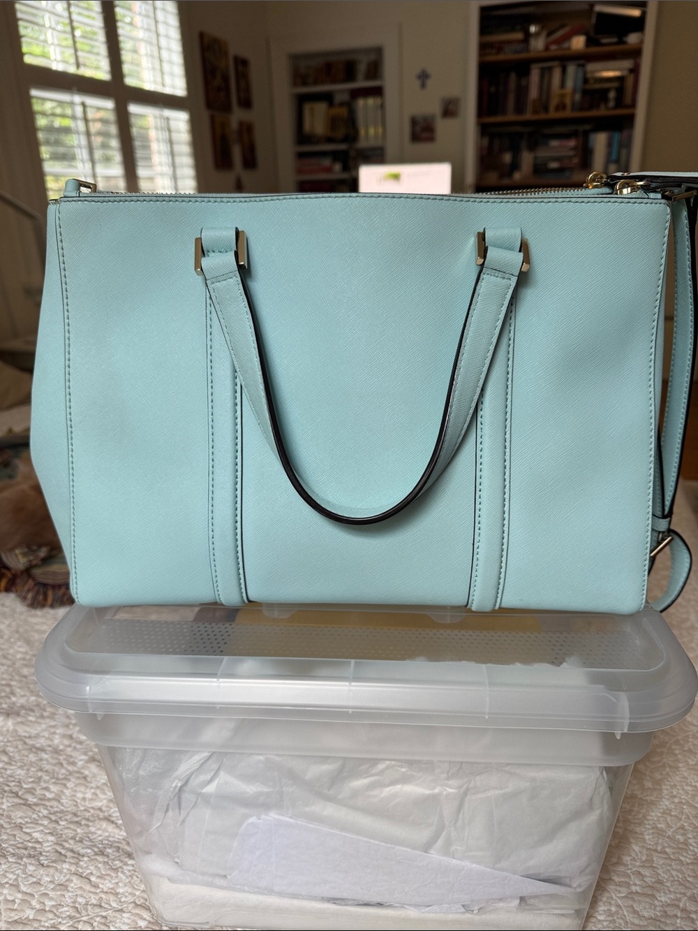Like New! Kate Spade Crystal Blue saffiano leather satchel with detachable strap - Picture 2 of 13